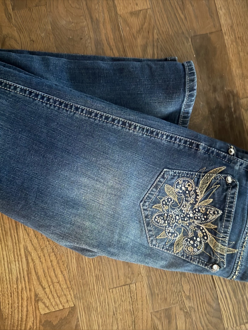 Embellished Dark Blue Women's Jeans with Decorative Pocket Wrangler Rock 47